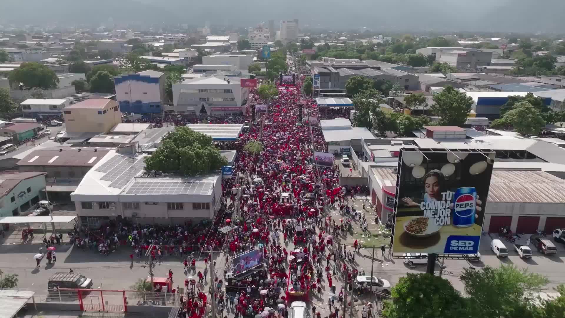 ‘The people have already decided’ – Rixi Moncada rallies thousands in San Pedro Sula ahead of election