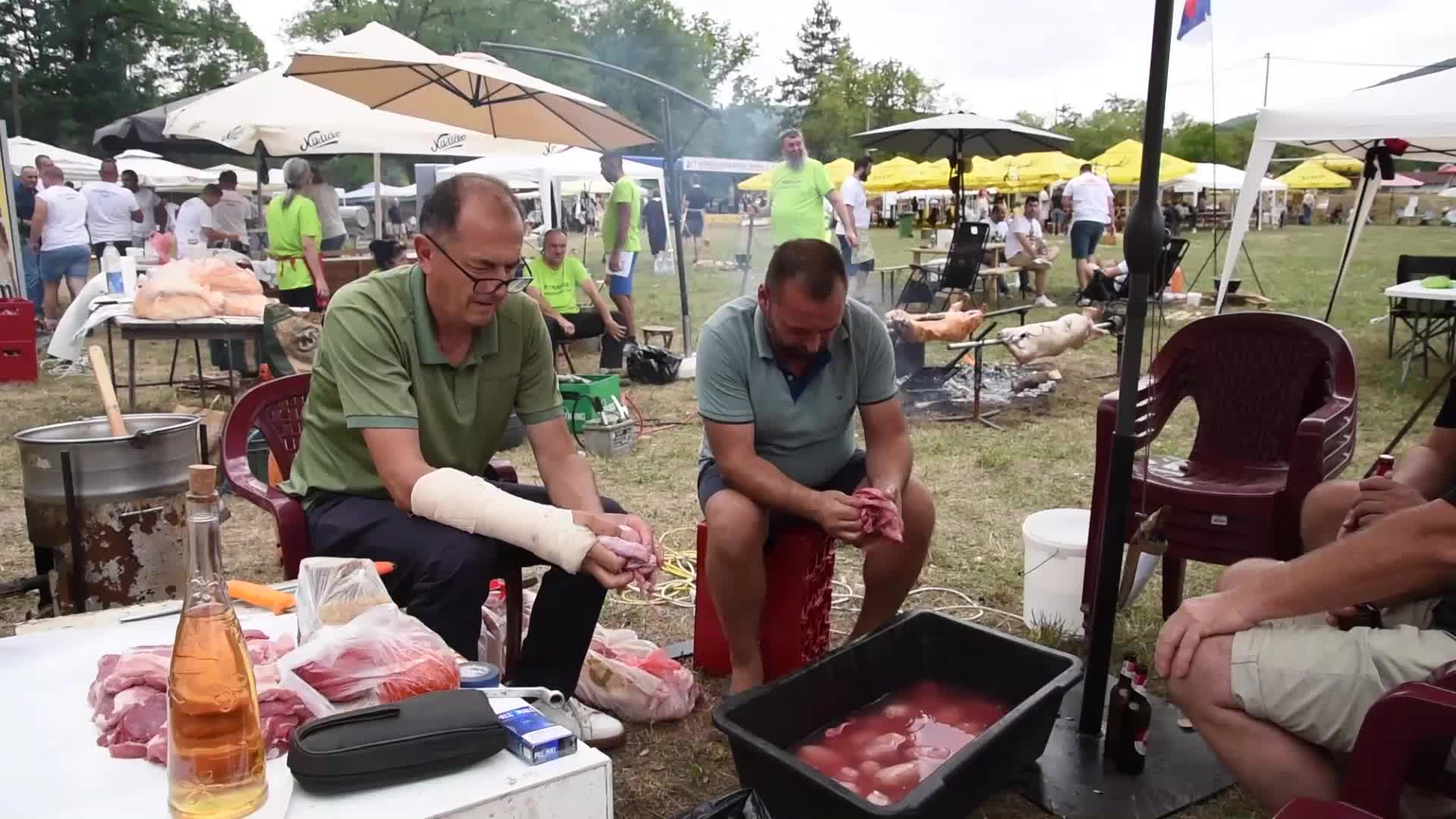 Tasty Testicles! - Chefs compete at Serbia's ballsy world cooking championship