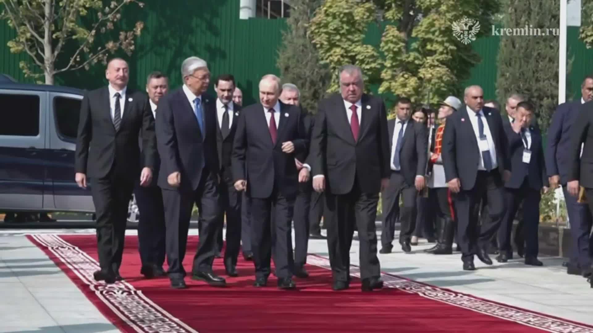 Time for lunch! CIS leaders attend official reception hosted by Tajik President Rahmon following landmark summit