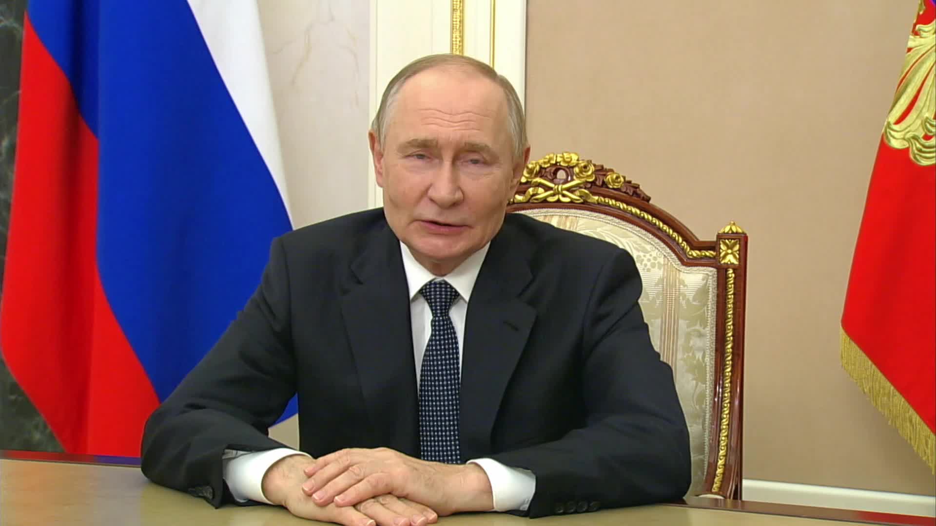 "Достижения нашего АПК стали предметом национальной гордости". Путин поздравил работников аграрной отрасли с профессиональным праздником