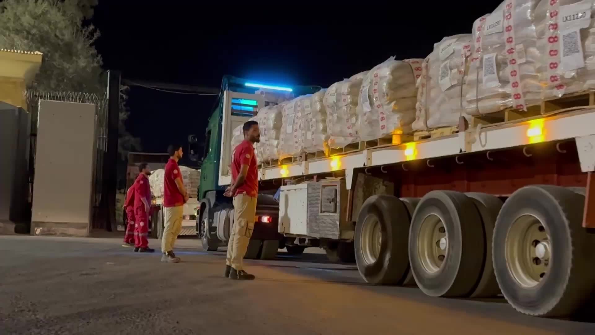 Food and fuel flow into Gaza as Rafah crossing facilitates surge of aid trucks amid ceasefire