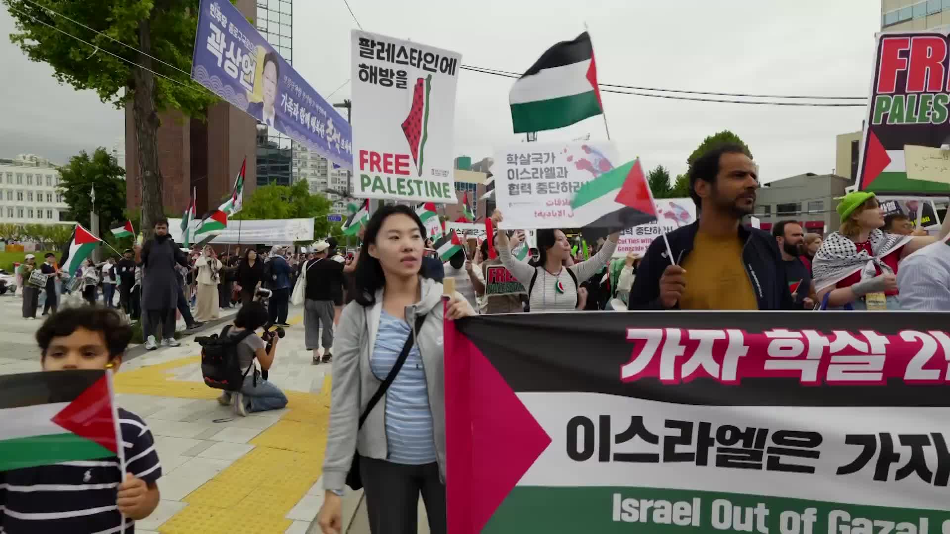 'They'll finally live without fear and pain' - Hundreds rally in support of Palestine in Seoul after Gaza ceasefire takes effect