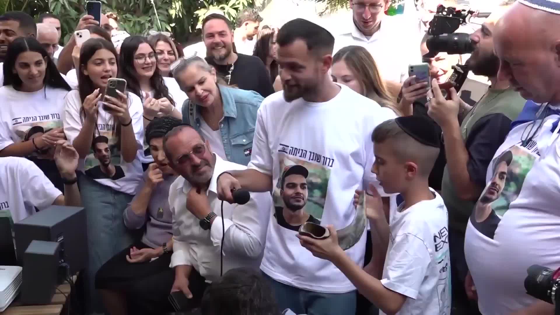 Family ties - Celebrations at home of Israeli hostage Yosef Ohana in Ramle