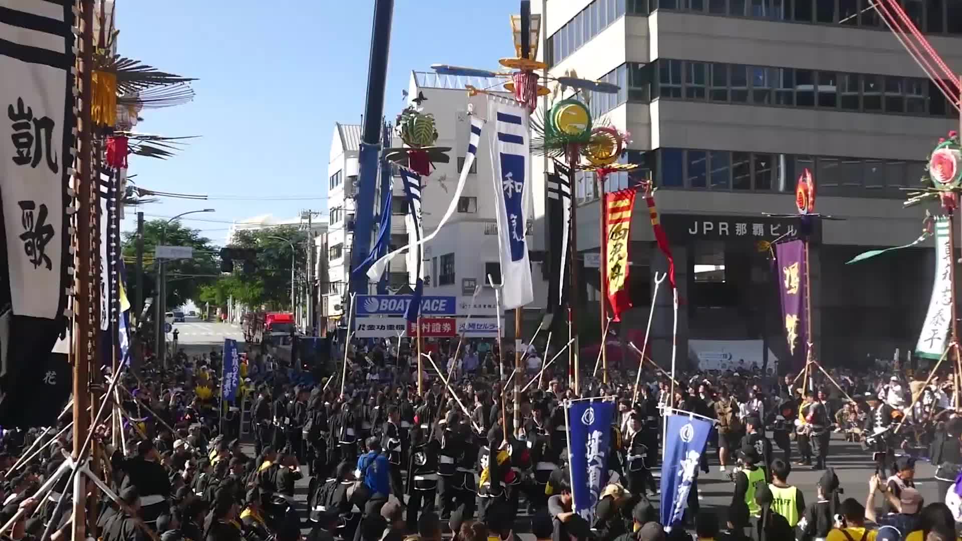 Rope in the fun! - Thousands take part in world's largest tug-of-war contest in Okinawa
