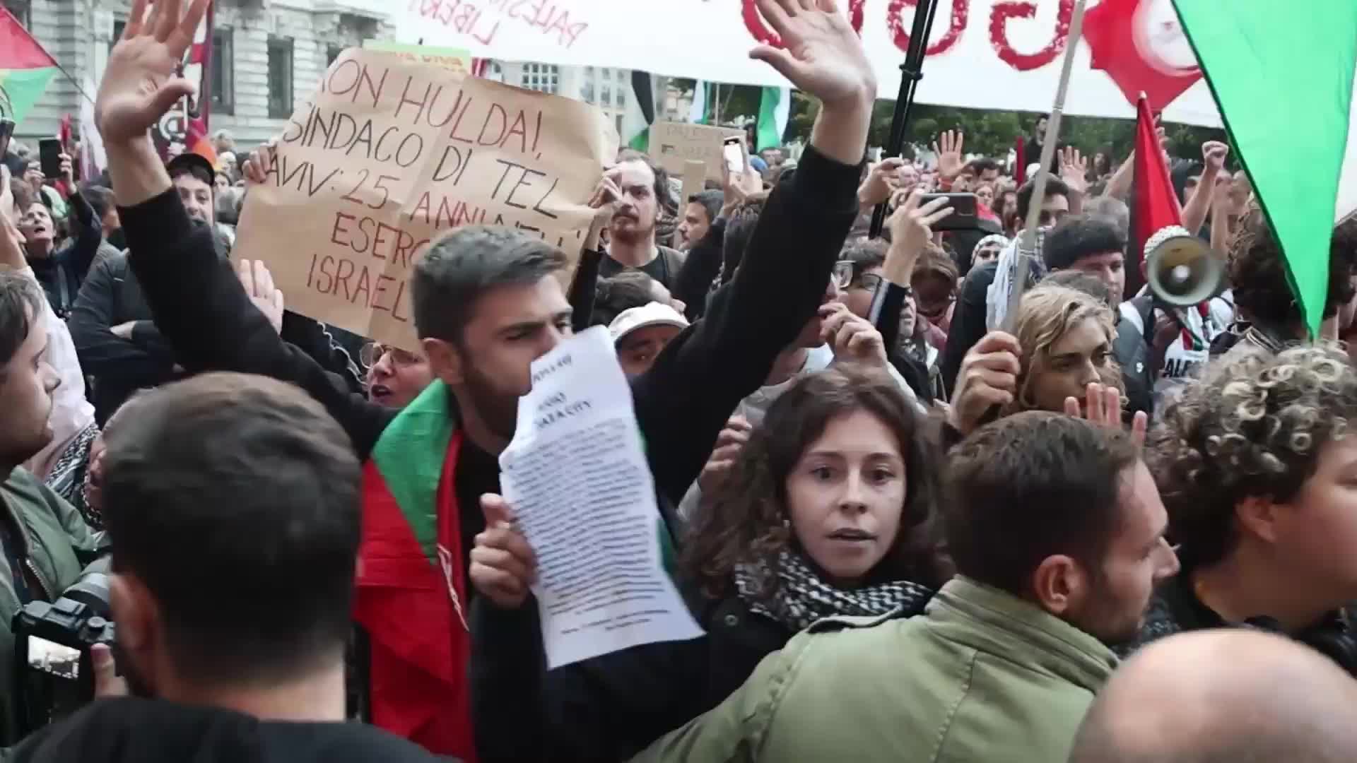 'No friendship or cooperation whatsoever!' - Protesters clash with police in Milan over council votes to maintain Tel Aviv twinning