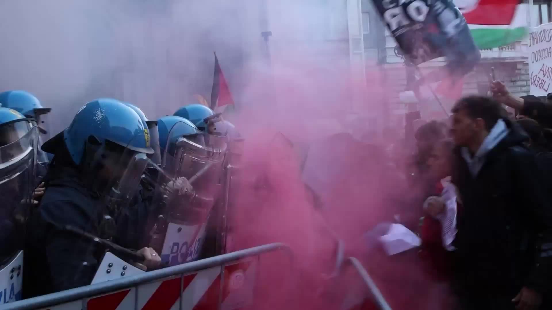 Police crack down on pro-Palestine demonstrators in Milan as they demand annulment of twinning agreement with Tel Aviv