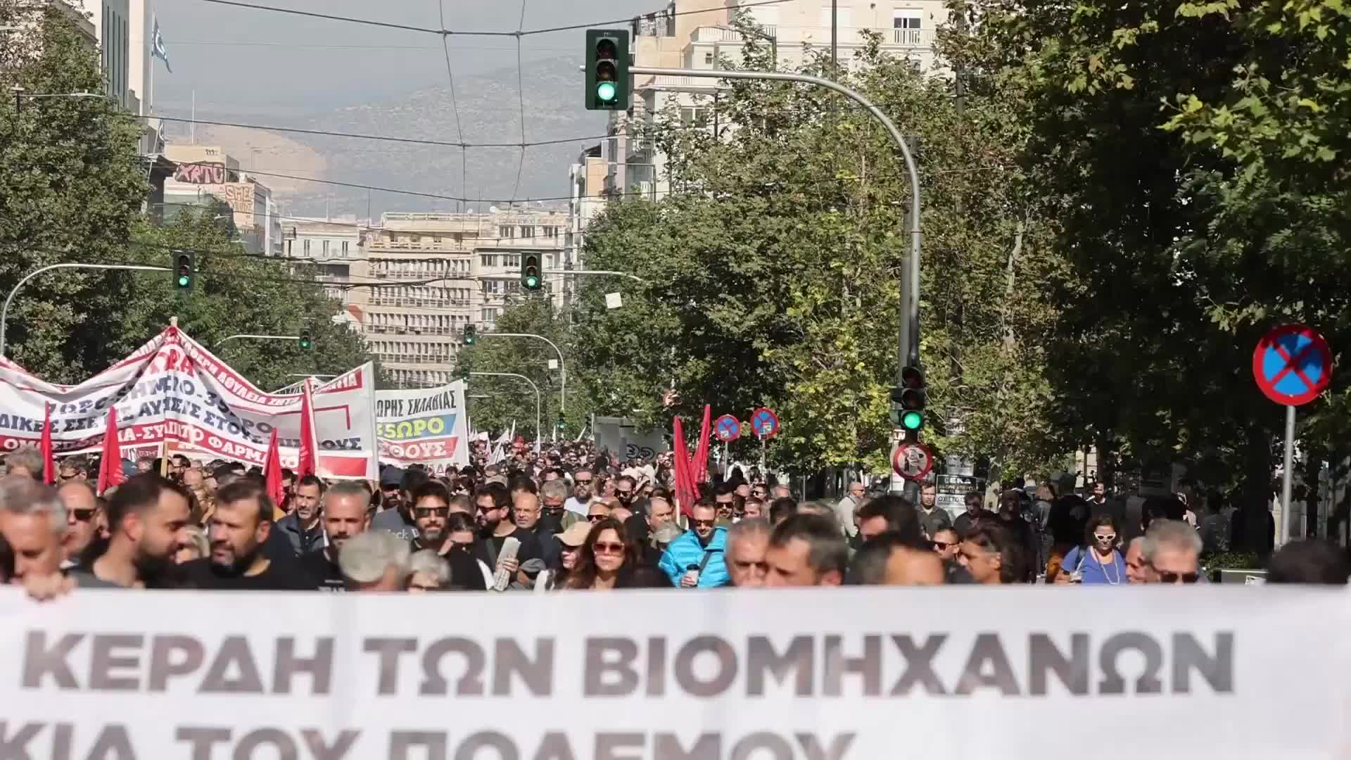'They want to make workers into modern slaves' - Thousands rally in Athens against 13-hour workday reform plan