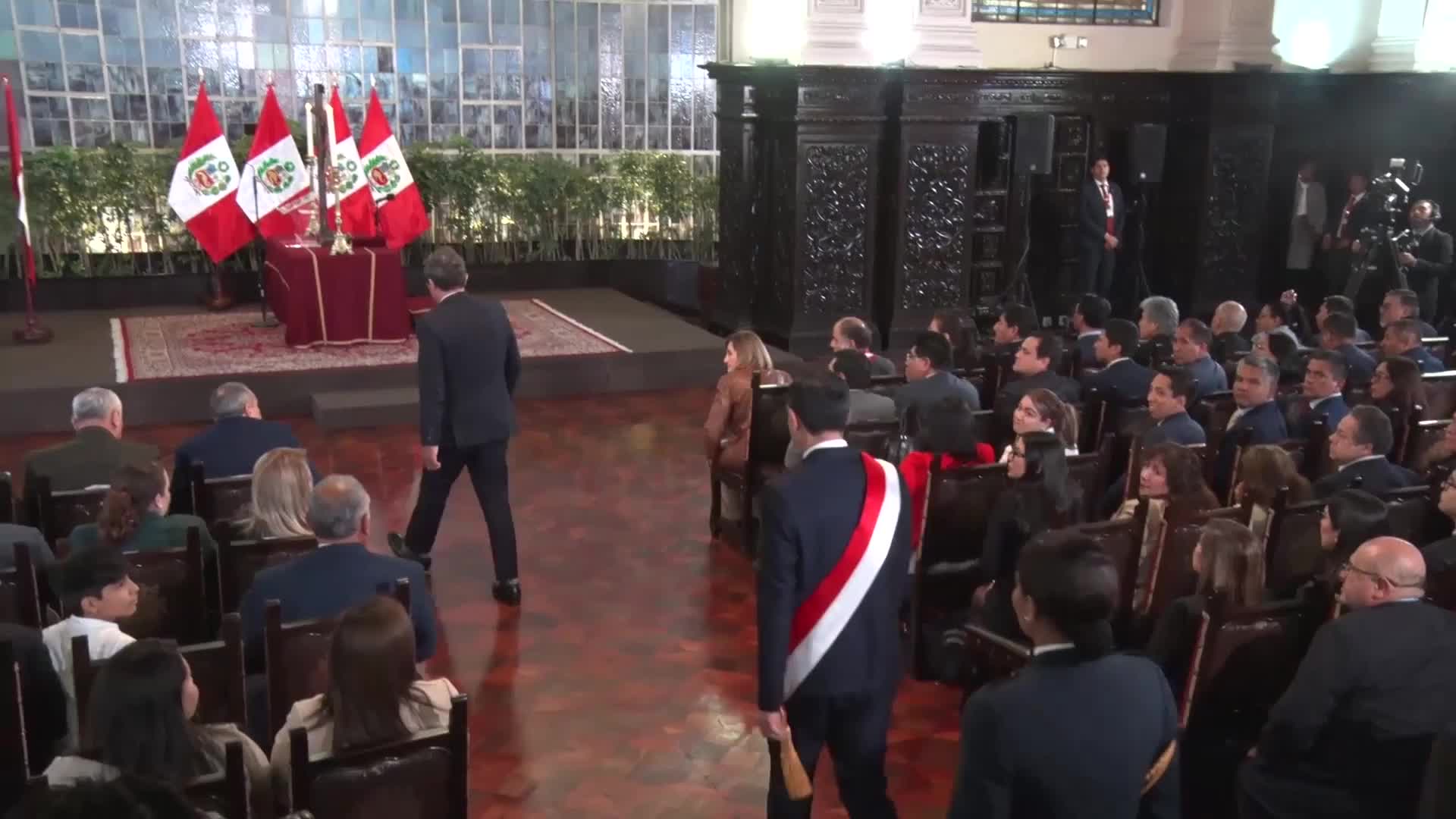 All bets on technocrats - Peru's interim Pres Jeri swears in first cabinet ahead of confidence vote