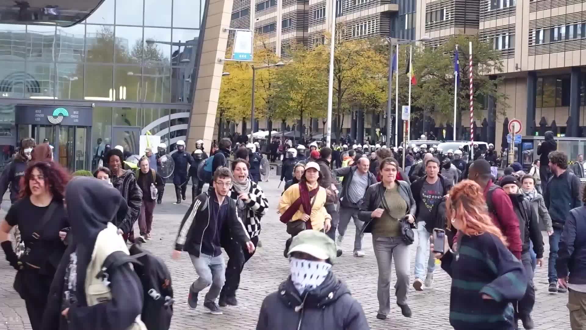 ‘Take to the streets and fight’ - Clashes erupt in Brussels as tens of thousands protest govt's austerity plans