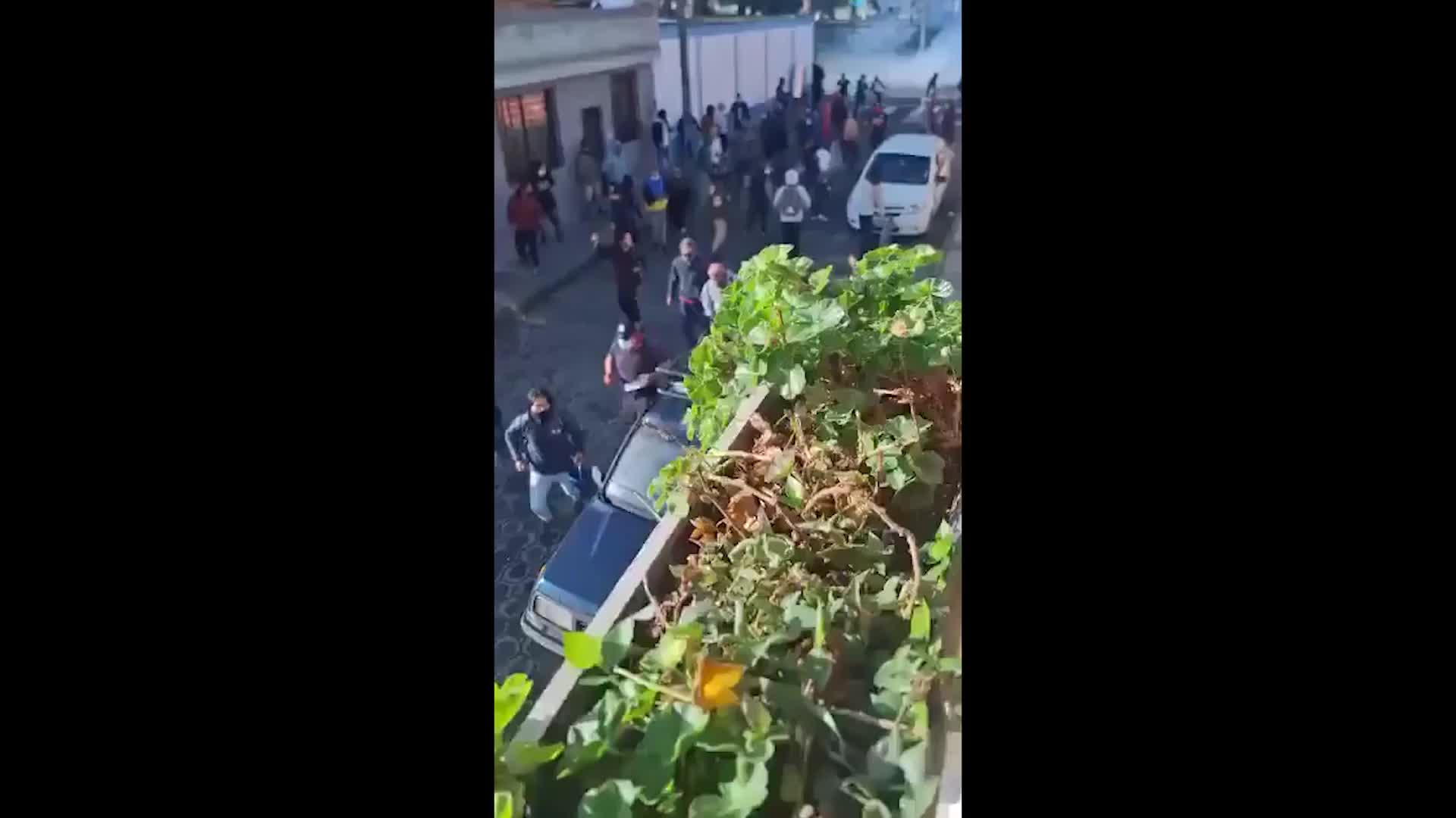 At least 12 injured as military convoy cracks down on protesters in Andean province of Imbabura amid continued national strike *DISTRESSING*