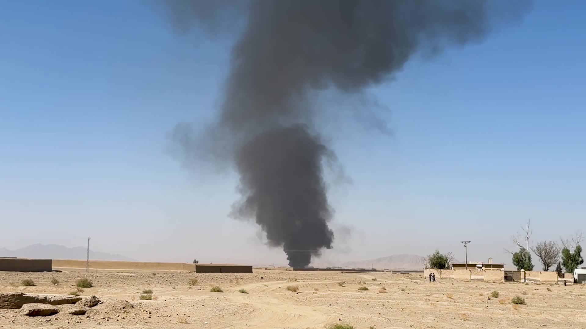 Smoke rises over Pakistani base near Afghan border amid ongoing clashes