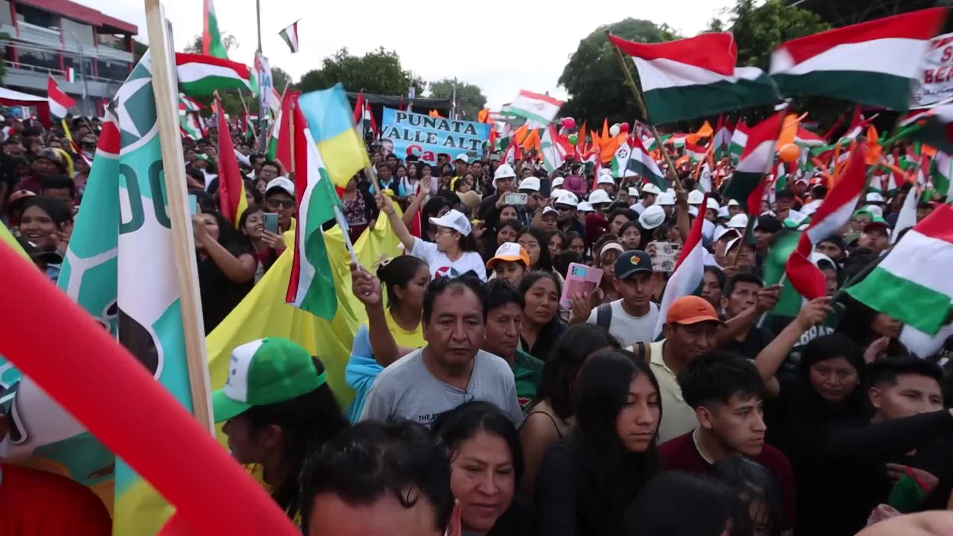 'Open the borders for tankers' - Paz promises fuel by November 9, slams Quiroga's dollar pledge at Cochacamba campaign closing rally