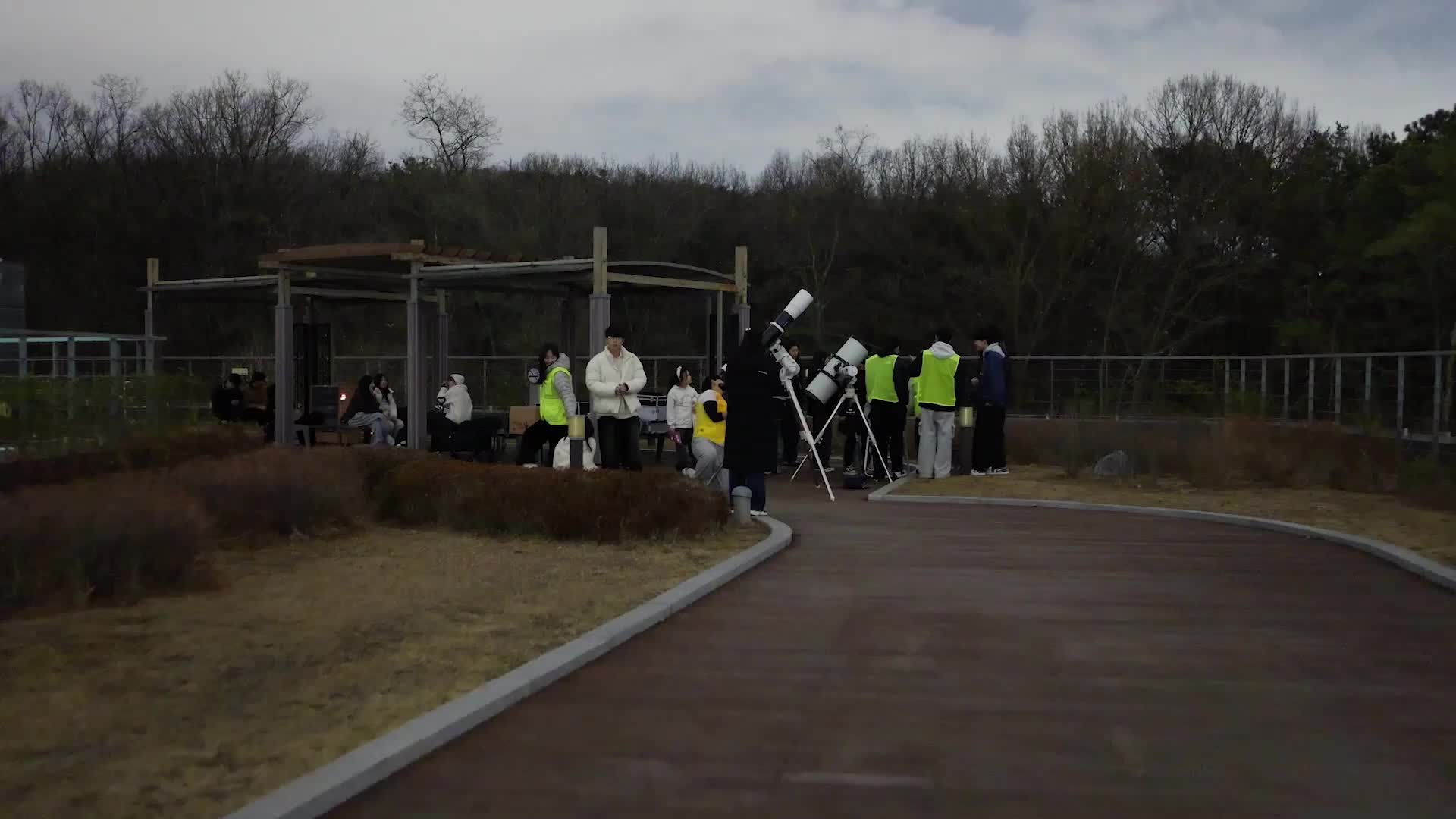 Space-tacular! - Seoul opens astronomy festival to observe stars and planets