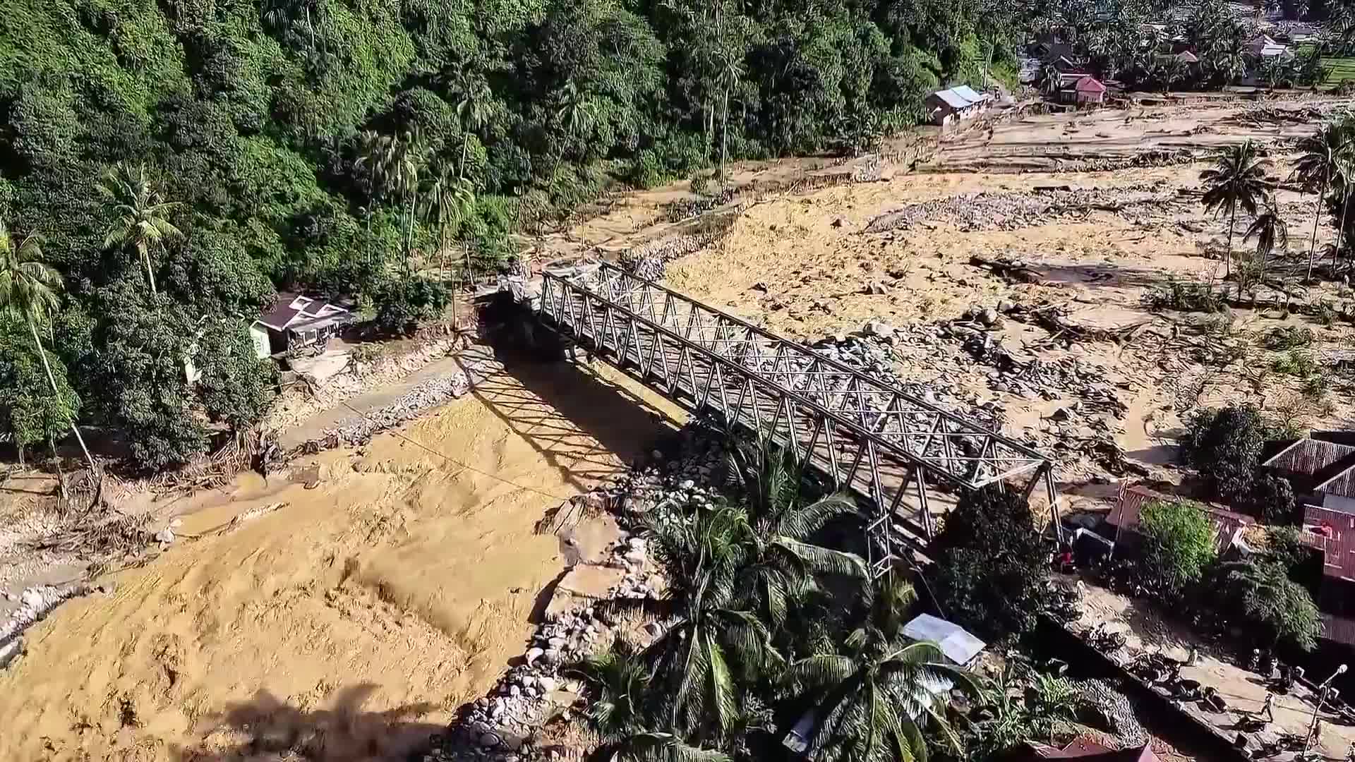 Sumatra devastation - Hundreds killed as flash floods and landslides ravage Indonesia