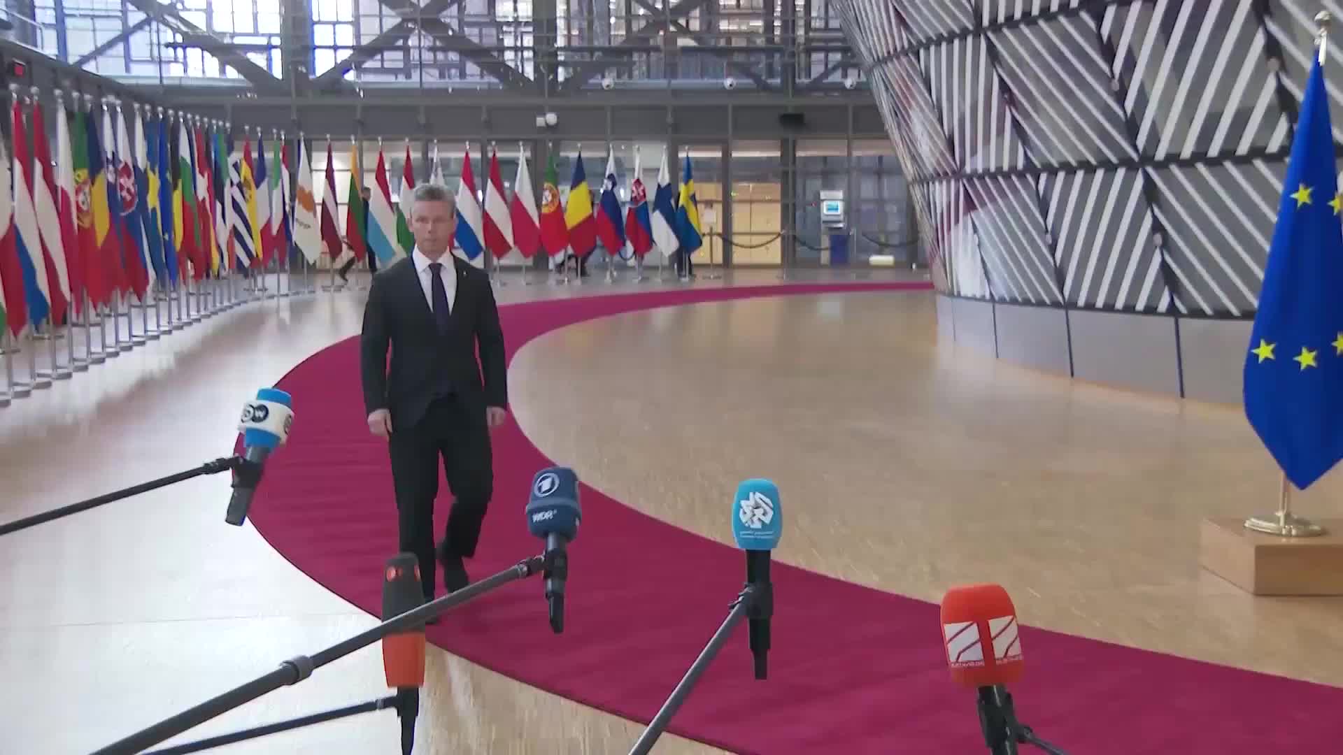 'Do you trust the Americans?' - Swedish DefMin 'hopeful' for 'good solution', 'extremely important we use the frozen assets'