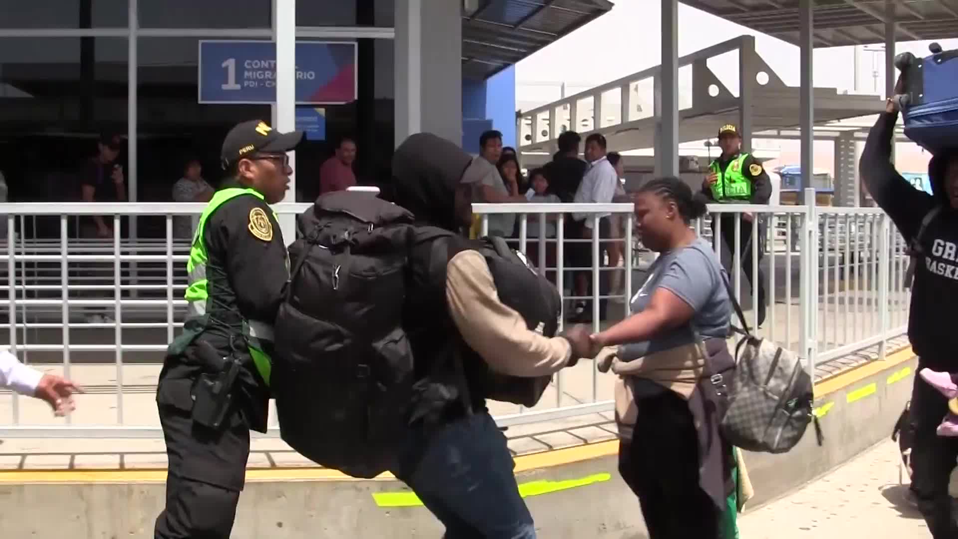 'I have been here for days' - Tension mounts as migrants break through police cordon on Peru-Chile border in Santa Rosa